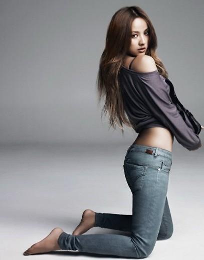 李孝利最新圖片寫(xiě)真，音樂(lè)與時(shí)尚的跨界魅力展現(xiàn)獨(dú)特魅力風(fēng)采