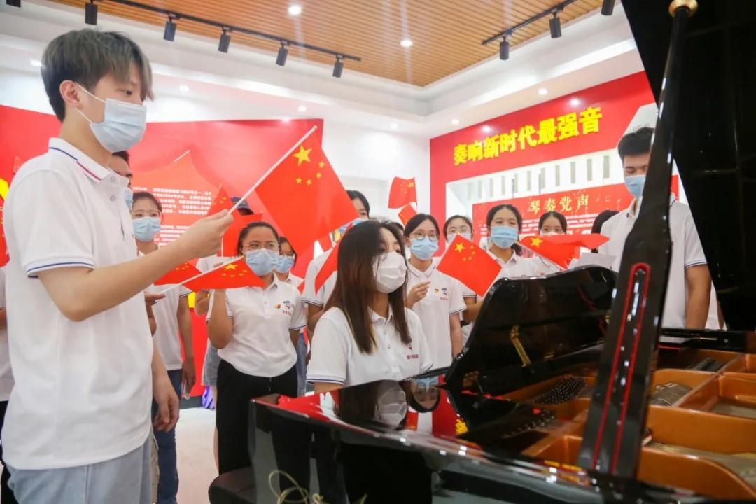 2025最新網(wǎng)絡(luò)紅歌，學習變化，自信成就未來，唱響勵志之歌的時代旋律