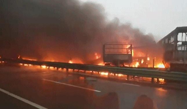 包茂高速車禍最新消息今日更新，緊急關(guān)注車禍進(jìn)展