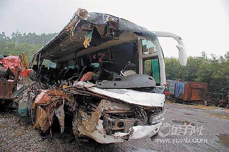 大客車(chē)車(chē)禍最新動(dòng)態(tài)，事故原因、救援進(jìn)展及預(yù)防措施全解析